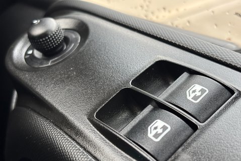 Iveco Daily 35S14V 3520L Business Hi-Matic Panel Van 36