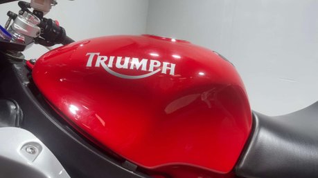 Triumph TT 2001 ONLY 9K NEW MOT 600CC INLINE 4 SPORTS BIKE 32