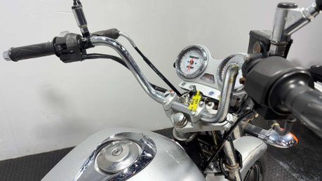 Yamaha YBR125 Custom 2012 ONLY 11K PROJECT BIKE SPARES OR REPAIR 125CC LEARNER 18