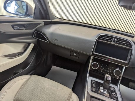 Jaguar XE 2.0 XE R-Dynamic S Auto 4dr 52