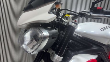 Triumph Street Triple R 2013 13K EXCELLENT CONDITION NEW MOT 675CC TRIPLE 26