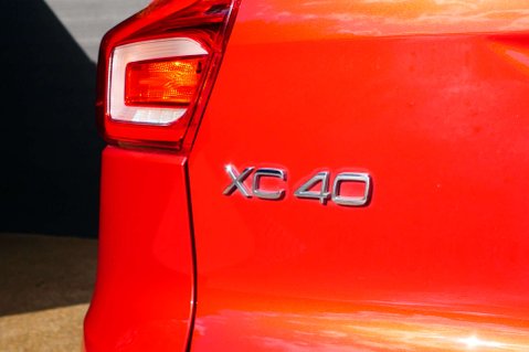 Volvo XC40 2.0 XC40 R-Design Pro T4 AWD Auto 4WD 5dr 49