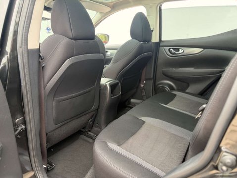 Nissan Qashqai 1.3 Qashqai N-Connecta DiG-T 5dr 49