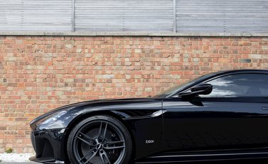 Aston Martin DBS Superleggera 28