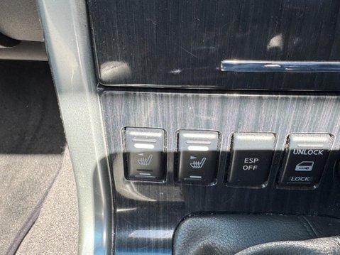 Nissan Pathfinder 2.5 dCi Tekna 4WD Euro 5 5dr 23