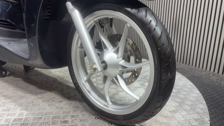 Piaggio Liberty 2021 1 OWNER ONLY 1200 MILES TOP BOX 125CC SCOOTER BIKE 42