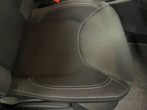 Renault Clio 0.9 Clio Play TCe 5dr 14