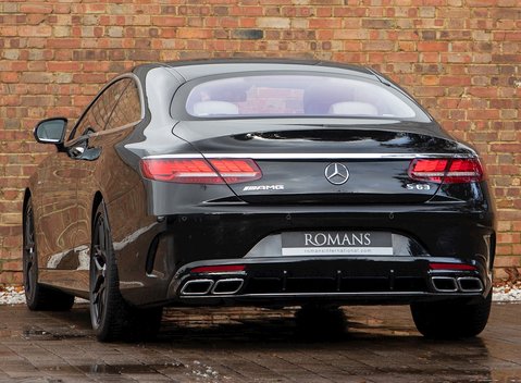 Mercedes-Benz S63 AMG Coupe 3
