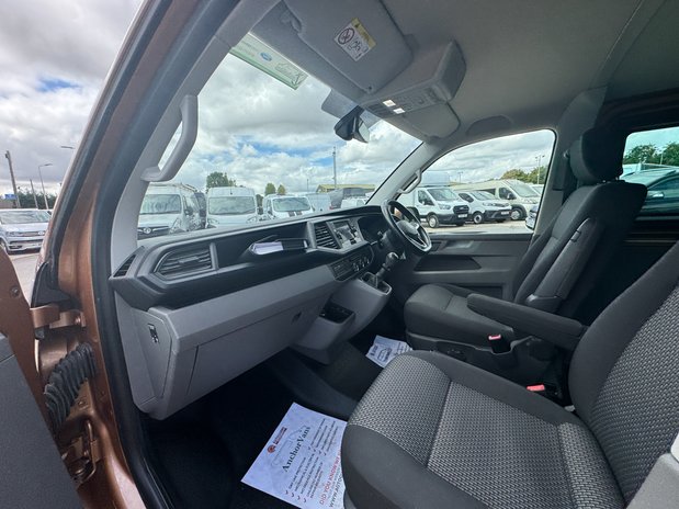 Volkswagen Transporter Crew Cab SWB L1H1 T32 Tdi Kombi Highline Air Con SELECT 14