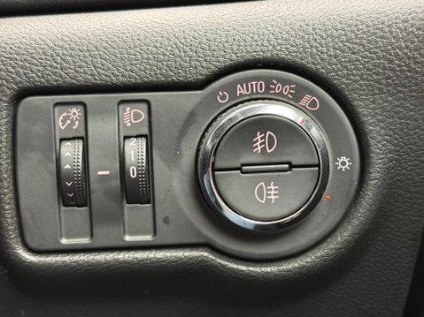 Vauxhall Astra GTC 1.4T 16V SRi Euro 5 (s/s) 3dr 19