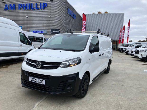 Vauxhall Vivaro VIVARO L2 DIESEL 2900 1.5d 100PS Dynamic H1 Van 3