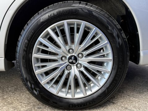 Mitsubishi Outlander 2.4h TwinMotor 13.8kWh 4h SUV 5dr Petrol Plug-in Hybrid CVT 4WD Euro 6 (s/s 16