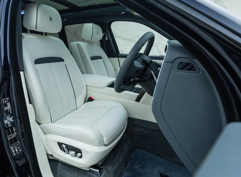 Rolls-Royce Cullinan BLACK BADGE 15
