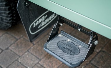 Land Rover Defender 110 Heritage 31