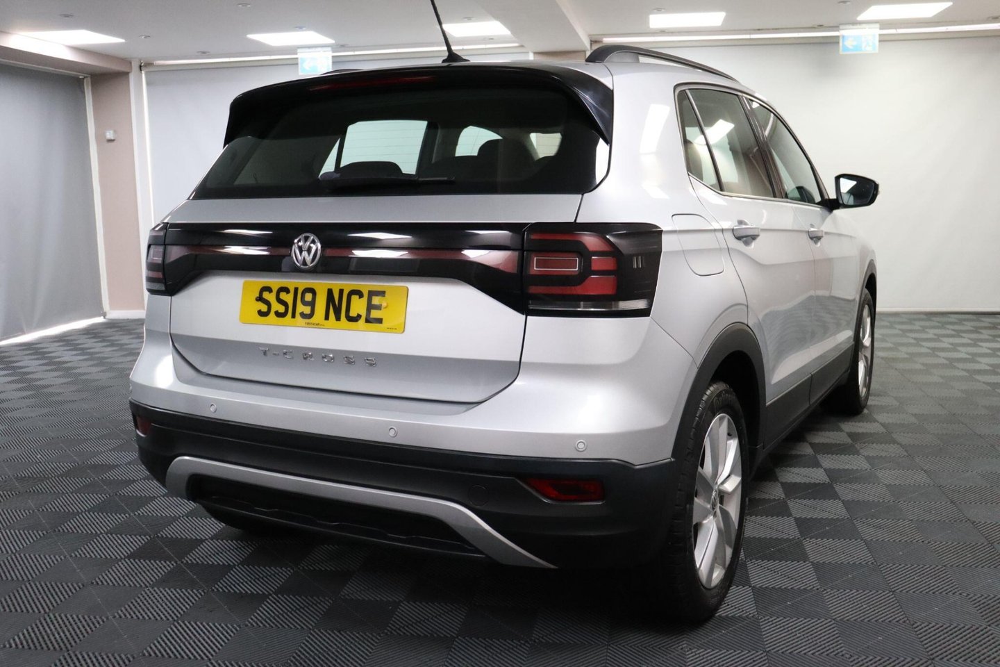 2019 Volkswagen T-Cross — image 9