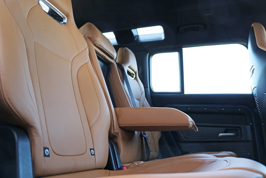 Defender 110 Commercial 5