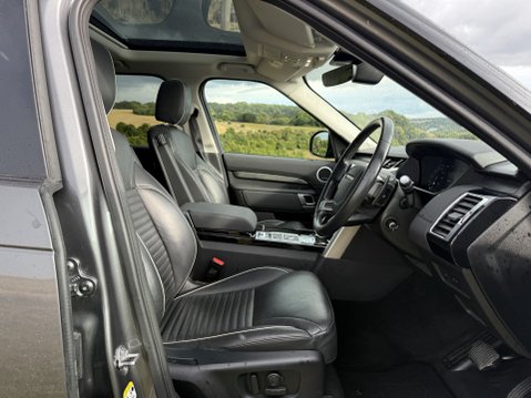 Land Rover Discovery SDV6 HSE 24