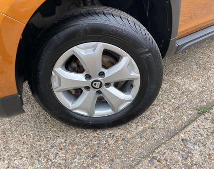 Dacia Duster 1.6 Duster Comfort SCe 4x2 5dr 3