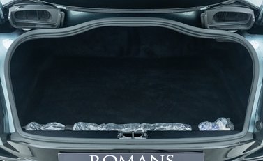 Aston Martin DB11 V8 COUPE 32