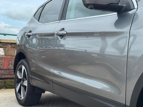 Nissan Qashqai 1.2 DIG-T N-Connecta 2WD Euro 6 (s/s) 5dr 7