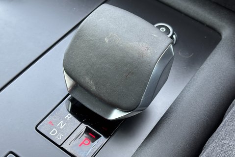 Land Rover Discovery D300 R-Dynamic HSE MHEV Panel Van 40