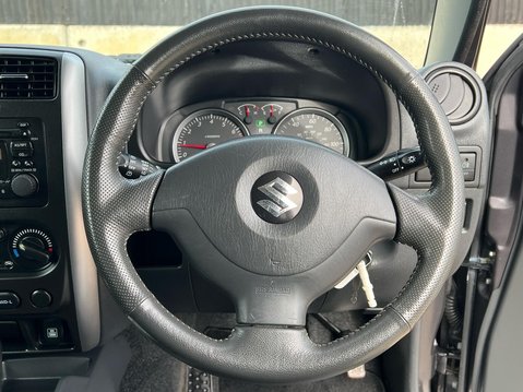 Suzuki Jimny SZ4 37