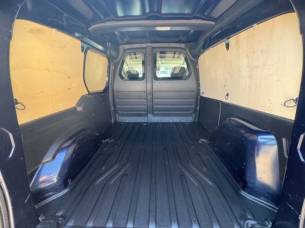 Mercedes-Benz Citan AUTO SWB [SOLD CM] L1H1 Low Roof Air Con Sensors Cam Tow Bar EURO 6 NO VAT 9