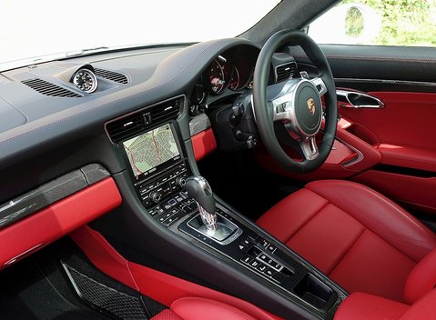 Porsche 911 (991) Turbo S 8