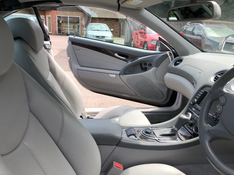 Mercedes-Benz SL Series SL350 automatic convertible, just 72,000m 7
