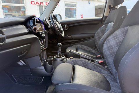 Mini Hatch COOPER.. 6 SERVICES..DAB..SAT NAV..HEATED SAETS..STUNNING EXAMPLE 21