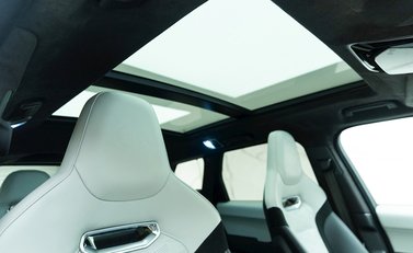 Land Rover Range Rover Sport 5.0 SVR Carbon Edition 11