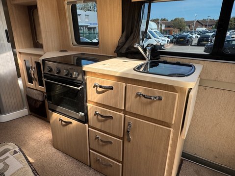 Auto-Sleepers Kingham 2 Berth|2 Belts|French Bed|Shower|Toilet|Wifi Capability|Vanlux 10