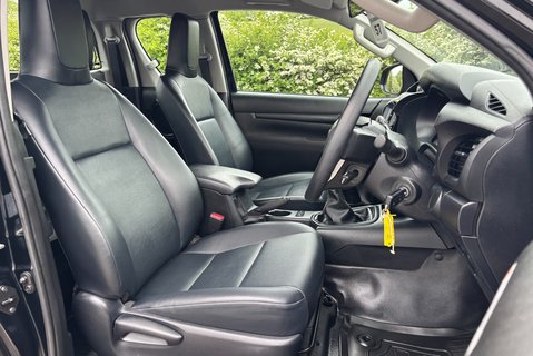 Toyota Hilux Active ECB 4WD D-4D Pickup 4