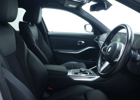 BMW 3 Series 2.0 320i M Sport Saloon 4dr Petrol Auto Euro 6 (s/s) (184 ps) 45