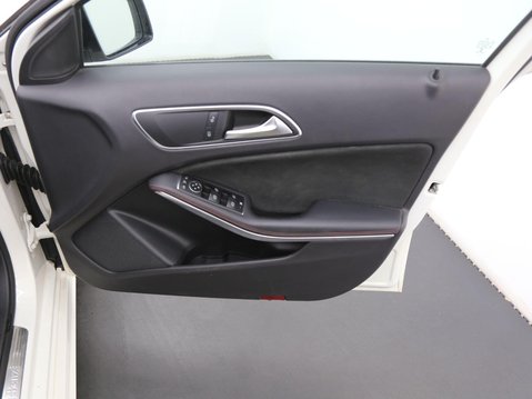 Mercedes-Benz A Class 2.1 A200d AMG Line (Premium) 7G-DCT Euro 6 (s/s) 5dr 20