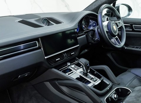 Porsche Cayenne GTS Coupé 13