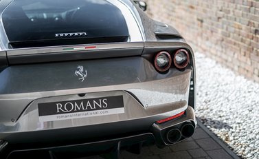 Ferrari 812 Superfast 25