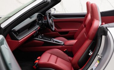 Porsche 911 Carrera 4S Cabriolet (992) 14