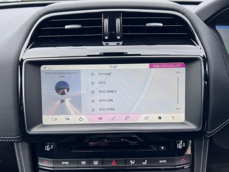 Jaguar F-Pace 2.0 D180 Chequered Flag Auto AWD Euro 6 (s/s) 5dr 71