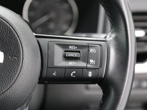 Nissan Qashqai 1.3 DIG-T MHEV N-Connecta Euro 6 (s/s) 5dr 12