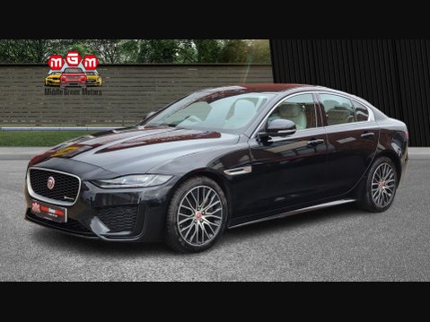 Jaguar XE R-DYNAMIC S 3