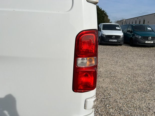 Vauxhall Vivaro LWB L2H1 Low Roof Sportive 2900 Air Con Sensors EURO 6 NO VAT 25
