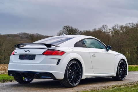 Audi TT TFSI BLACK EDITION 4