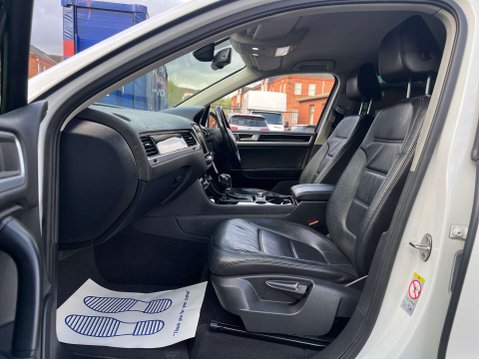 Volkswagen Touareg 3.0 Touareg V6 SE TDI BlueMotion Technology Auto 4WD 5dr 12