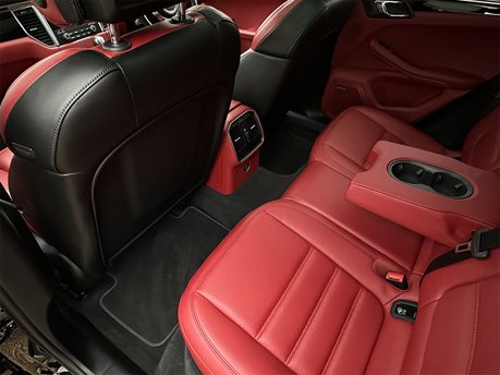 Porsche Macan TURBO PDK 76