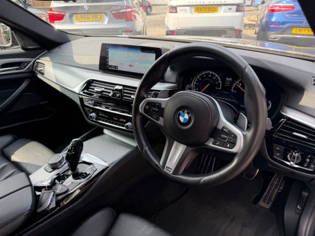 BMW 5 Series 520D M SPORT TOURING 31
