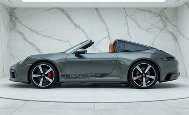 Porsche 911 Targa 4S (992) 6