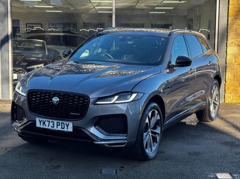 Jaguar F-Pace R-DYNAMIC HSE BLACK 18