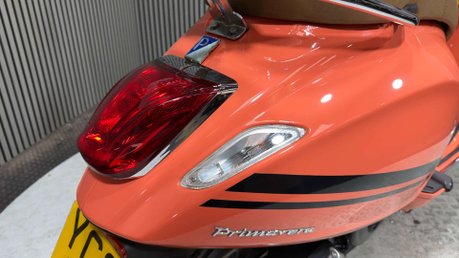 Piaggio Vespa Primavera 2018 ONLY 13K LONG MOT GREAT COLOUR SCHEME 125CC SCOOTER 33