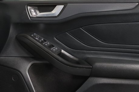 Ford Focus ST-LINE X 36